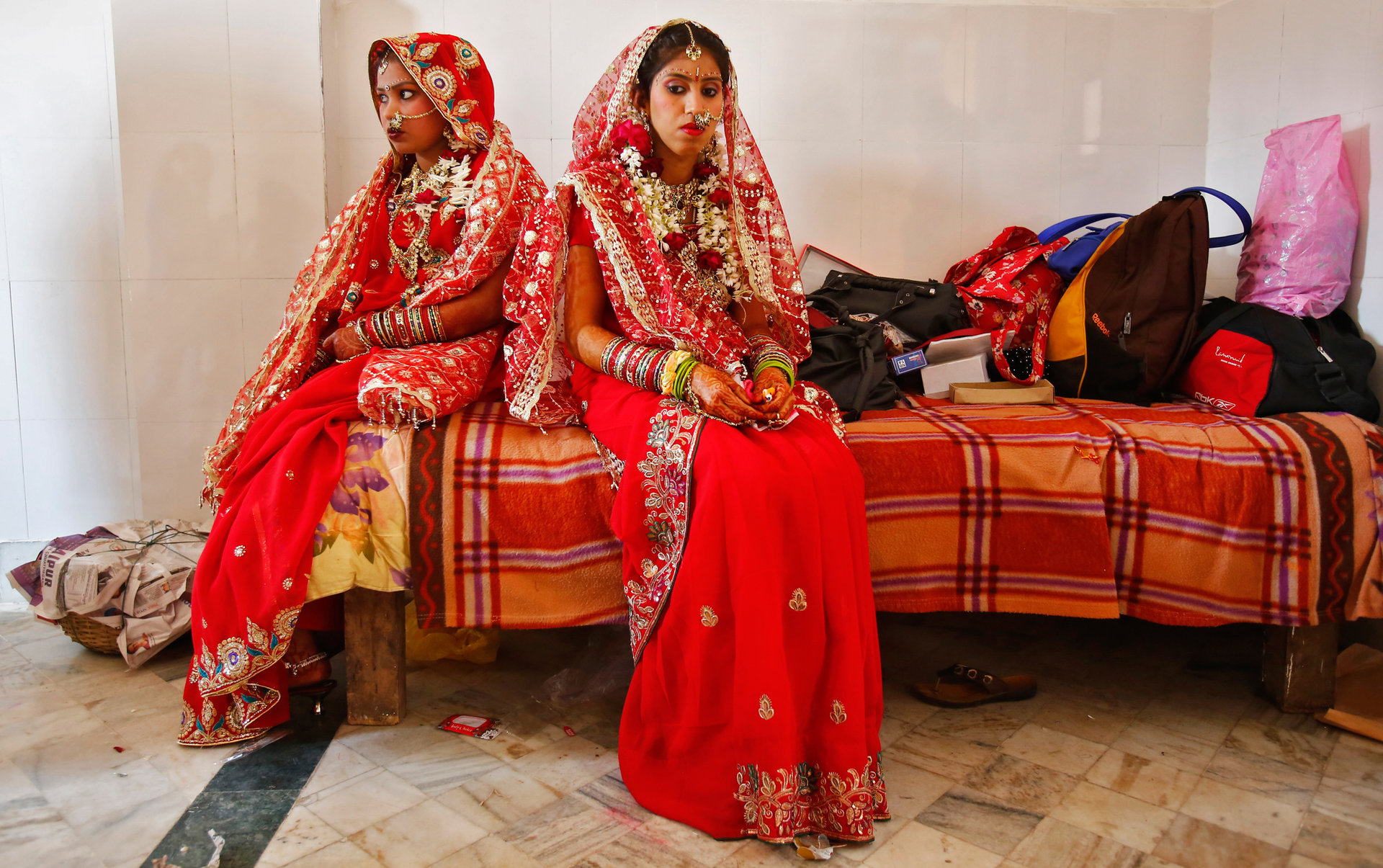 29 საქორწილო ტრადიცია სხვადასხვა ქვეყნიდან - როგორ გამოიყურებიან პატარძლები ტრადიციულ კაბებში